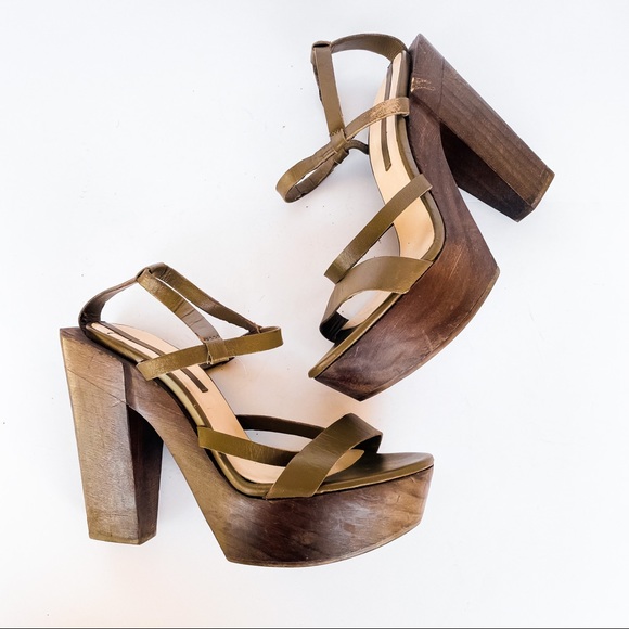 ZARA vintage chunky wooden platform sandals
